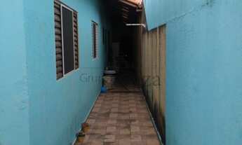 Imagem 6: Casa - Vila Machado - Jacareí - 2 Dormitórios - churrasqueira - 2 Vagas de Garagem