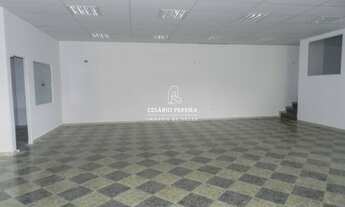 Imagem 5: Casa para aluguel possui 293 metros quadrados com 10 quartos em Água Verde - Curitiba - PR