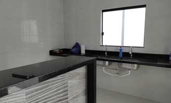 Imagem 3: CASA EM FLORES P.NILTON LINS