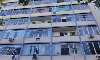 Imagem 3: Apartamento de frente, com formidável vista do Aterro e da baia de Guanabara