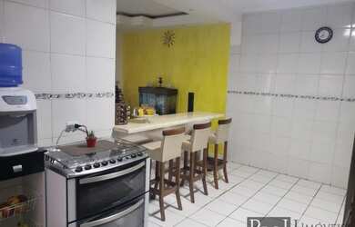 Imagem 4: Sobrado 200m² 2 dormitórios e Churrasqueira R$ 416.000,00