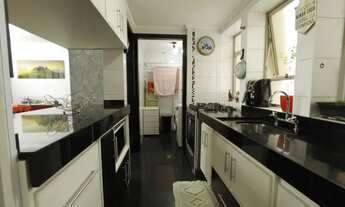 Imagem 4: Amplo apartamento, reformado, 2 dormitórios com armários planejados