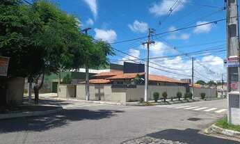 Imagem: Casa de Esquina com 450m² de terreno, e