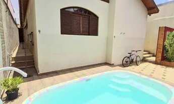 Imagem: Casa térrea à venda próximo a avenida