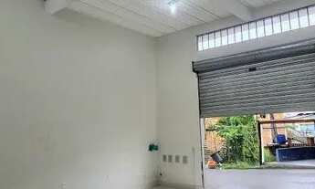 Imagem 2: Prédio inteiro em Penedo, tendo 2 apartamentos com área de lazer e 2 lojas