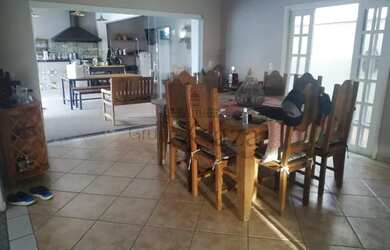 Imagem 4: Casa de condomínio para aluguel e venda possui 250 metros quadrados com 4 quartos