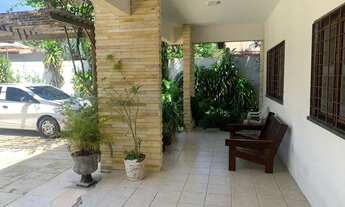 Imagem 2: Casa para venda possui 349 metros quadrados com 4 quartos