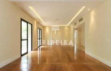 Imagem 2: Imóvel de 257m², com 4 suítes