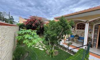 Imagem 6: Casa a venda de 4 dormitórios com piscina no Rio Tavares - Florianópolis/SC
