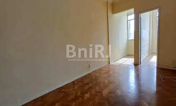 Imagem 2: Amplo apartamento de 2 quartos, edifício com garagem pertinho do SESC Tijuca