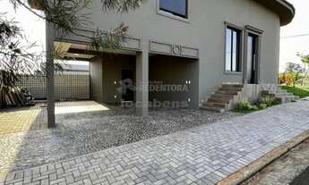 Imagem 2: Casa para venda no Village Mirassol IV com 4 dormitórios