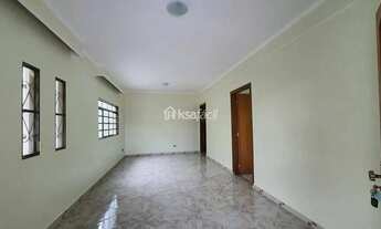 Imagem 2: Sobrado Com 4 Dormitórios à Venda, 213 M² Por R$ 850.000,00 - Jardim Jóquei Club - Campo G