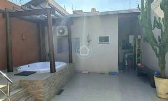 Imagem 2: CASA CONTÉM ESPAÇO GOURMET COM HIDROMASSAGEM