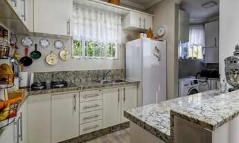 Imagem 2: Apartamento mobiliado com 3 dormitórios sendo 1 suíte e 1 vaga em Balneário Camboriú/SC