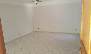 Imagem 2: Casa ampla Casa com 3 dormitórios