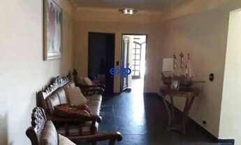 Imagem 5: Luxuosa Casa de 5 Quartos com Piscina a Apenas 5 Minutos da Praia de Pernambuco no Guarujá