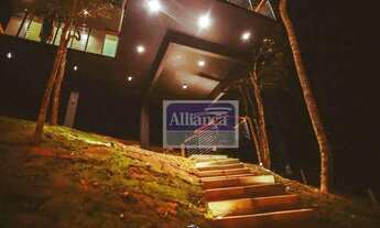 Imagem 7: Linda casa semi mobiliada cercada pelo verde! Com 2 dormitórios, 1 suíte, 1 vaga de garage