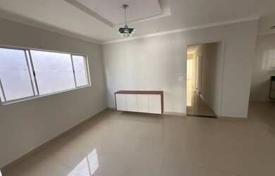 Imagem 2: Imóvel para aluguel possui 225 metros quadrados com 5 quartos