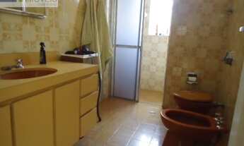 Imagem 6: Sobrado com edicula, entrada lateral