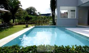 Imagem 6: Excelente casa voltada para campo de golfe, projetada por Fernando Carmona Poles