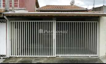 Imagem: Casa em via publica em Bairro dos Guedes