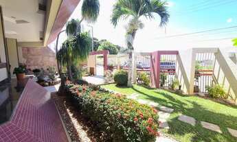 Imagem 4: Casa com planejados, adega e piscina à venda no Condomínio Portal das Águas