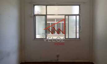 Imagem 3: OPORTUNIDADE! Colado no metrô da Glória!