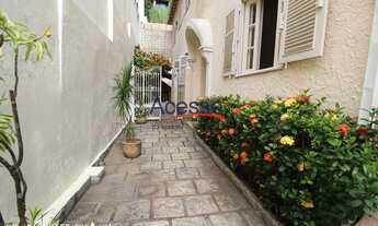 Imagem 2: Casa única, de charme, 5 quartos, 1 vaga, silencio, clara e ventilada, rua com segurança e