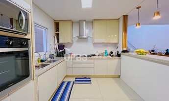 Imagem 7: Casa de condomínio sobrado para venda tem 206 metros quadrados com 4 quartos