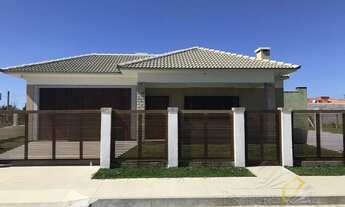 Imagem 1: Casa e Sobrado de 3 dormitórios à Venda - Xangri-lá