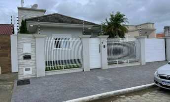 Imagem 2: Casa para venda possui 77 metros quadrados com 3 quartos em Universitario - Tijucas - SC