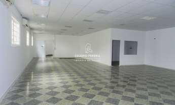 Imagem 3: Casa para aluguel possui 293 metros quadrados com 10 quartos em Água Verde - Curitiba - PR