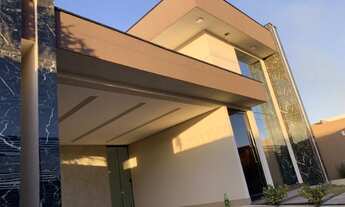 Imagem 2: Casa a venda com 3 quartos, 3 suítes, 4 vagas de garagem - Ótima localização