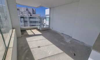 Imagem: Cobertura no Castell di Gonzaga com piscina