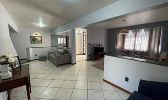 Imagem: Casa para venda tem 200 metros quadrados