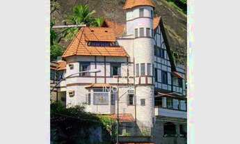 Imagem: CASTELO ESTILO NORMANDO NA URCA VISTA para