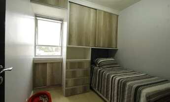 Imagem 7: Amplo apartamento, reformado, 2 dormitórios com armários planejados