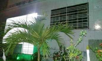 Imagem: Casa em frente faculdade UNINASSAU