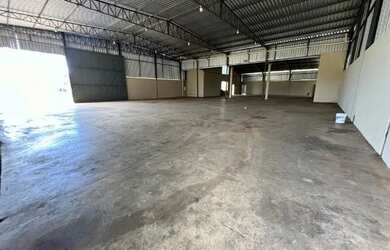 Imagem 5: Galpão espaçoso na saída pra Cuiabá