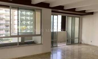 Imagem 2: Apartamento com 4 quartos em 200m² com 2 vagas de garagem