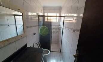 Imagem: Locação Linda Casa no corredor comercial