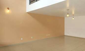 Imagem 3: Casa construída em dois pavimentos, com 4 quartos sendo 3 suítes, WC social, salas de jant