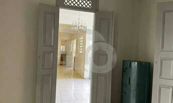 Imagem 6: Casa Localizada no Bairro Santo Antônio com 5 Quartos, 2 Banheiros e Garagem - 448m²