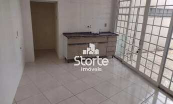 Imagem 2: CASA + SOBRADO COM PONTO COMERCIAL EM ÓTIMA LOCALIZAÇÃO com 6/4 à venda, 370m² por R$ 1.20