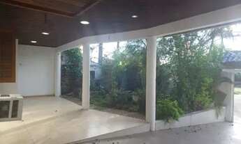 Imagem 6: Casa em Porto Alegre, no bairro Restinga, com 4 dormitório(s), e 4 banheiros, à