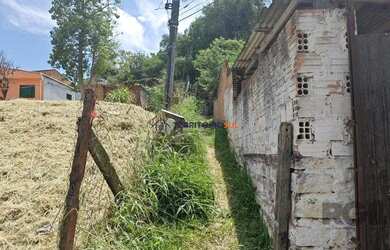 Imagem 7: Terreno irregular com frente de 1.50m e por 21.50