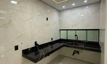 Imagem 4: Ótima Casa á Venda com 3 Dormitórios sendo 3 suítes e uma plena, excelente localização