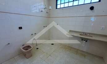 Imagem 2: Imóvel comercial para locação no Bairro Jardim Irajá, próximo a Avenida Presidente Vargas