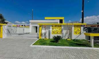 Imagem: Casa com piscina próxima ao mar em Matinhos-PR