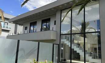 Imagem 3: SOBRADO À VENDA NO JARDINS LISBOA LOTE DE ESQUINA, EM FRENTE À MATA